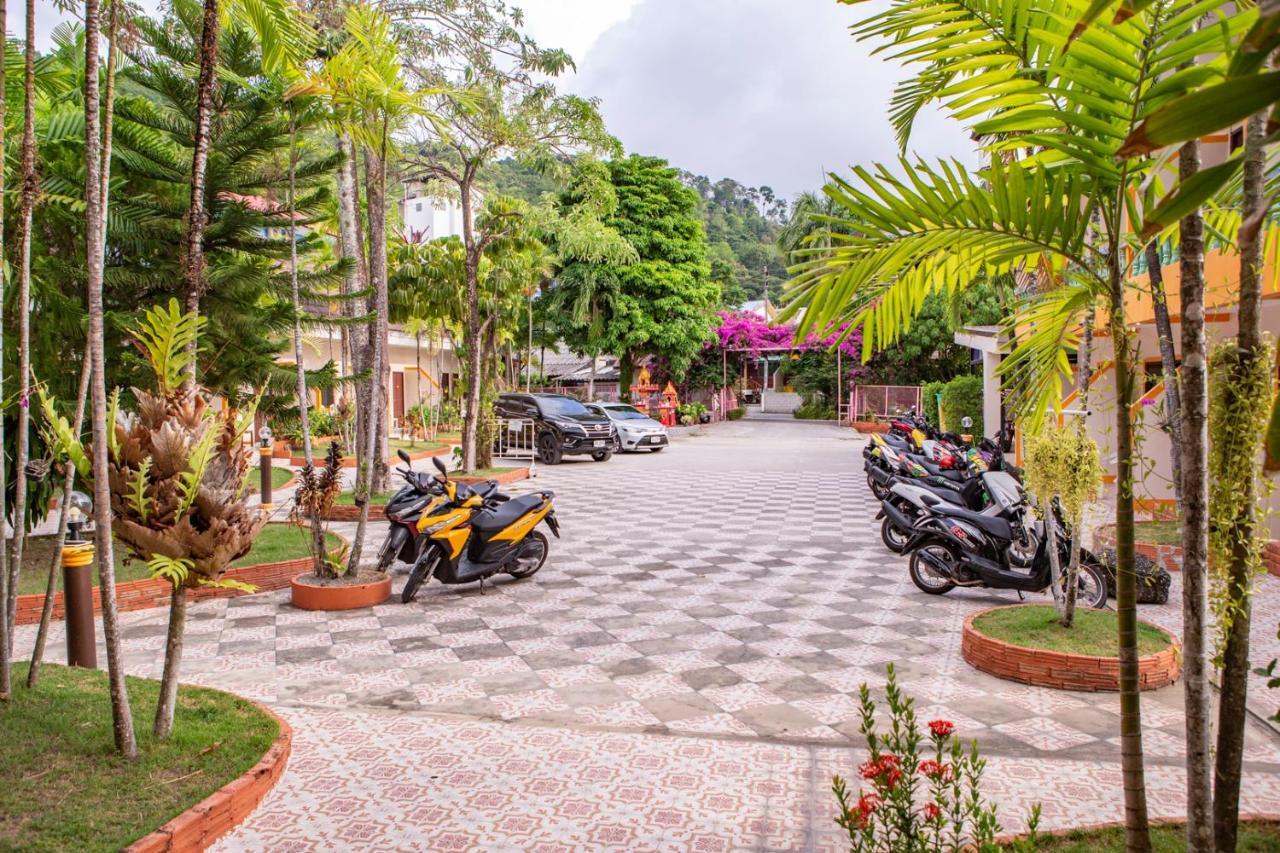 Coconut Resort Hotel Patong Dış mekan fotoğraf