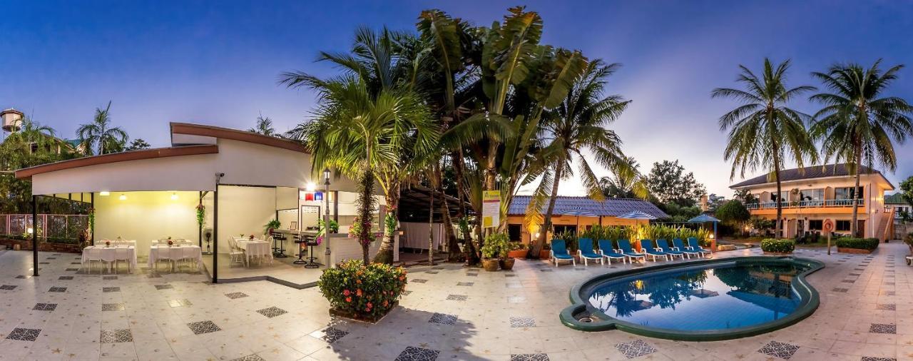 Coconut Resort Hotel Patong Dış mekan fotoğraf